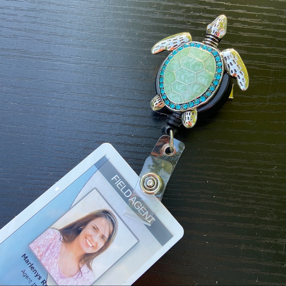🔥 Enamel Sea Turtle Retractable Reel Badge Holder with Rhinestone Details